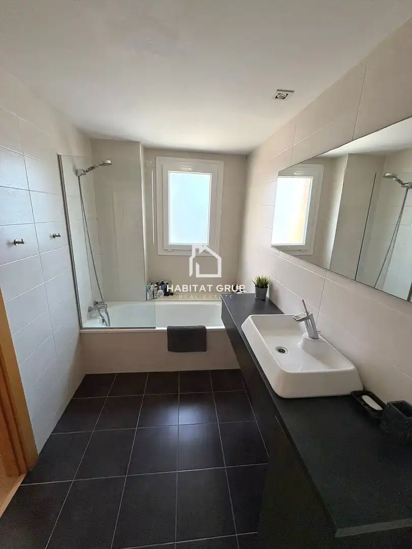 Baño de Piso en venta en Sant Just Desvern con Calefacción, Terraza y Piscina comunitaria