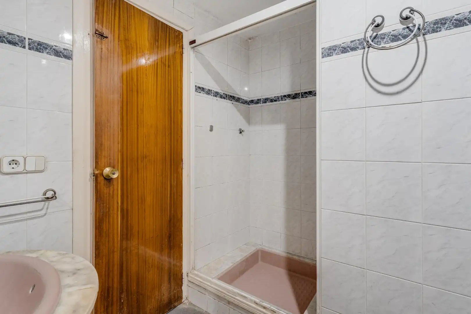 Bathroom of Flat for sale in Barcelona  with Heating, Terrace and Balcony