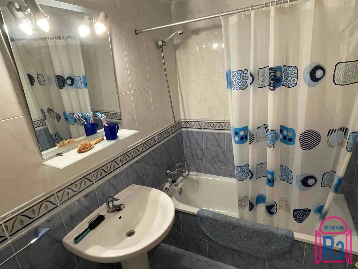 Bathroom of Flat for rent in Villaquilambre  with Heating, Terrace and Furnished