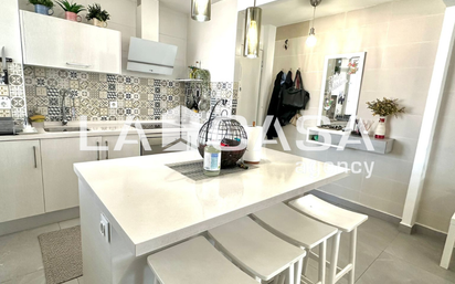 Kitchen of Flat for sale in  Sevilla Capital