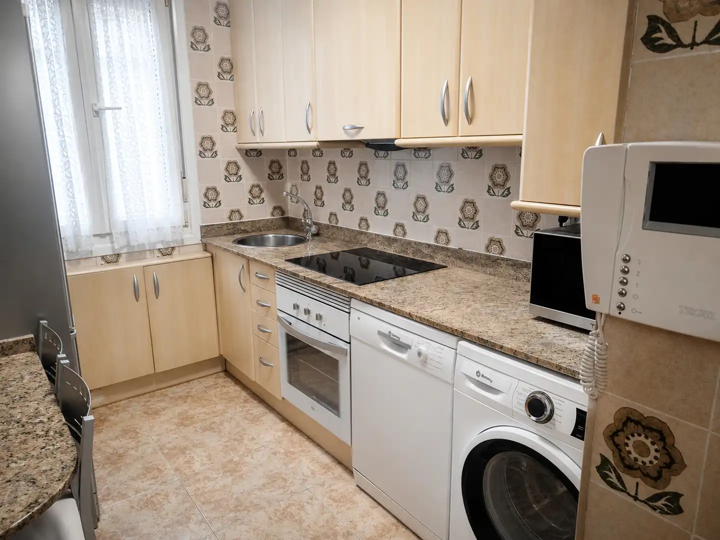 Küche von Wohnung zur Miete in Santander mit Heizung, Abstellraum und Möbliert
