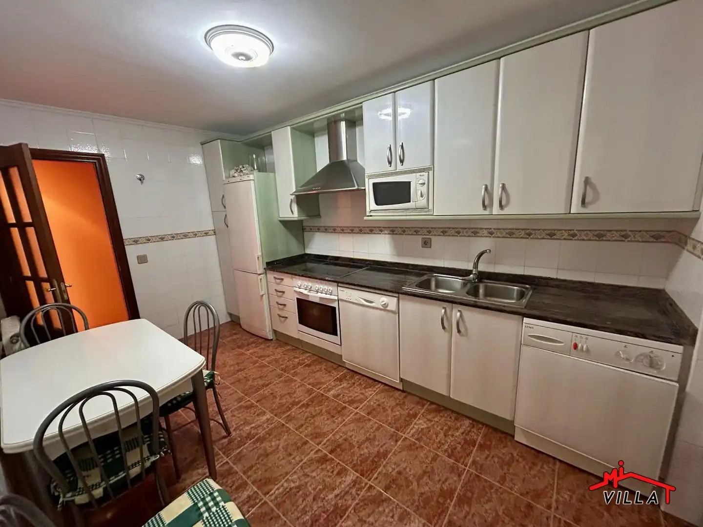 Kitchen of Flat for sale in Laredo  with Heating