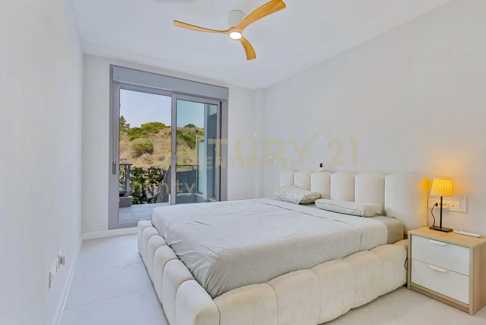 Flat with pool for sale in Calle Aralia, 12, Las Lagunas, Spain 6, imagen 7