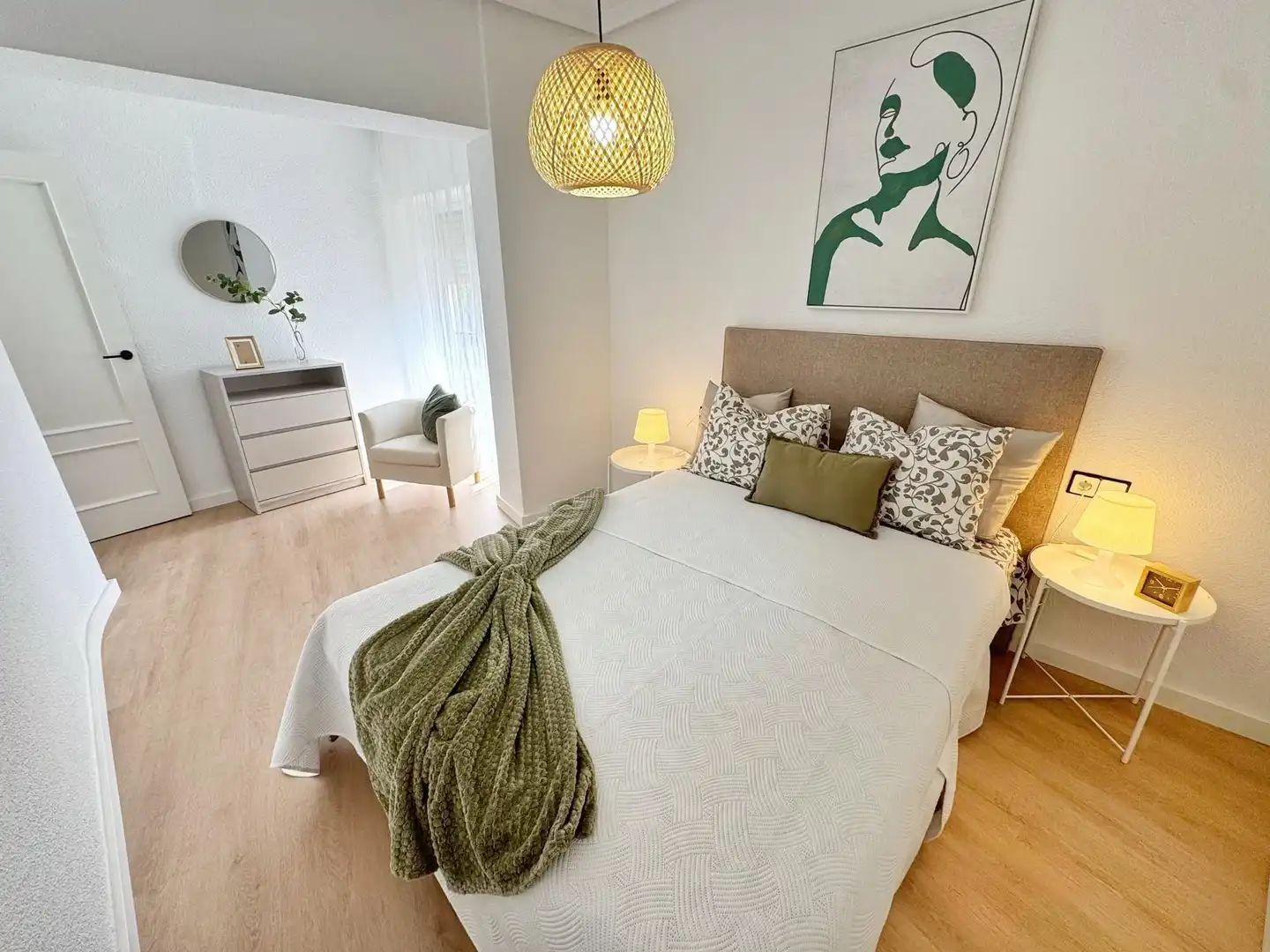 Habitación de Planta baja de alquiler en Elda con Trastero y Amueblado