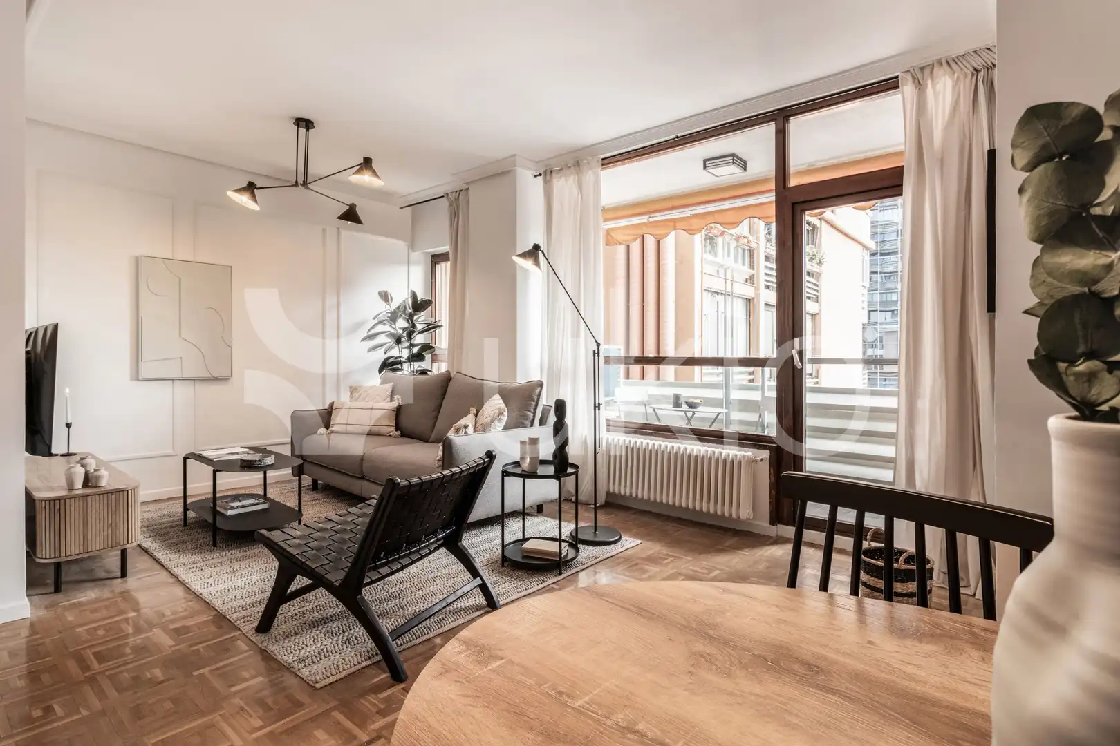 Sala d'estar de Apartament de lloguer en Madrid amb Aire condicionat, Calefacció i Moblat