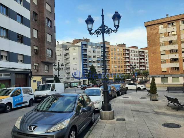 Piso en Venta en Oviedo - COMANDANTE JANARIZ en Fozaneldi - Tenderina