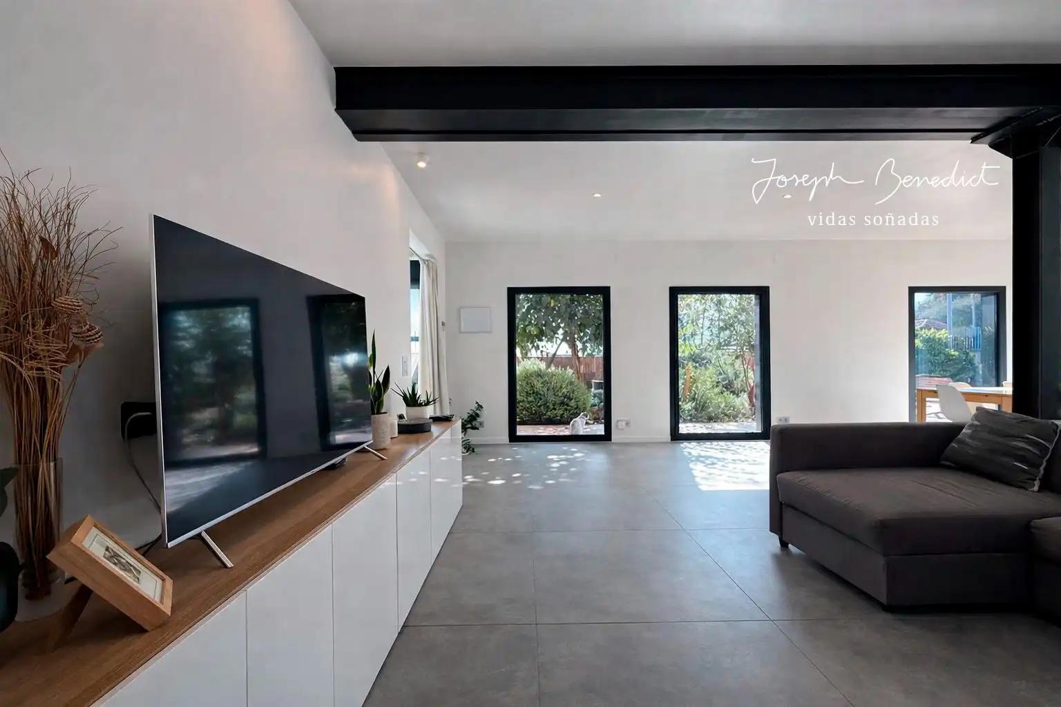 Sala d'estar de Casa o xalet en venda en Castelldefels amb Aire condicionat, Calefacció i Jardí privat