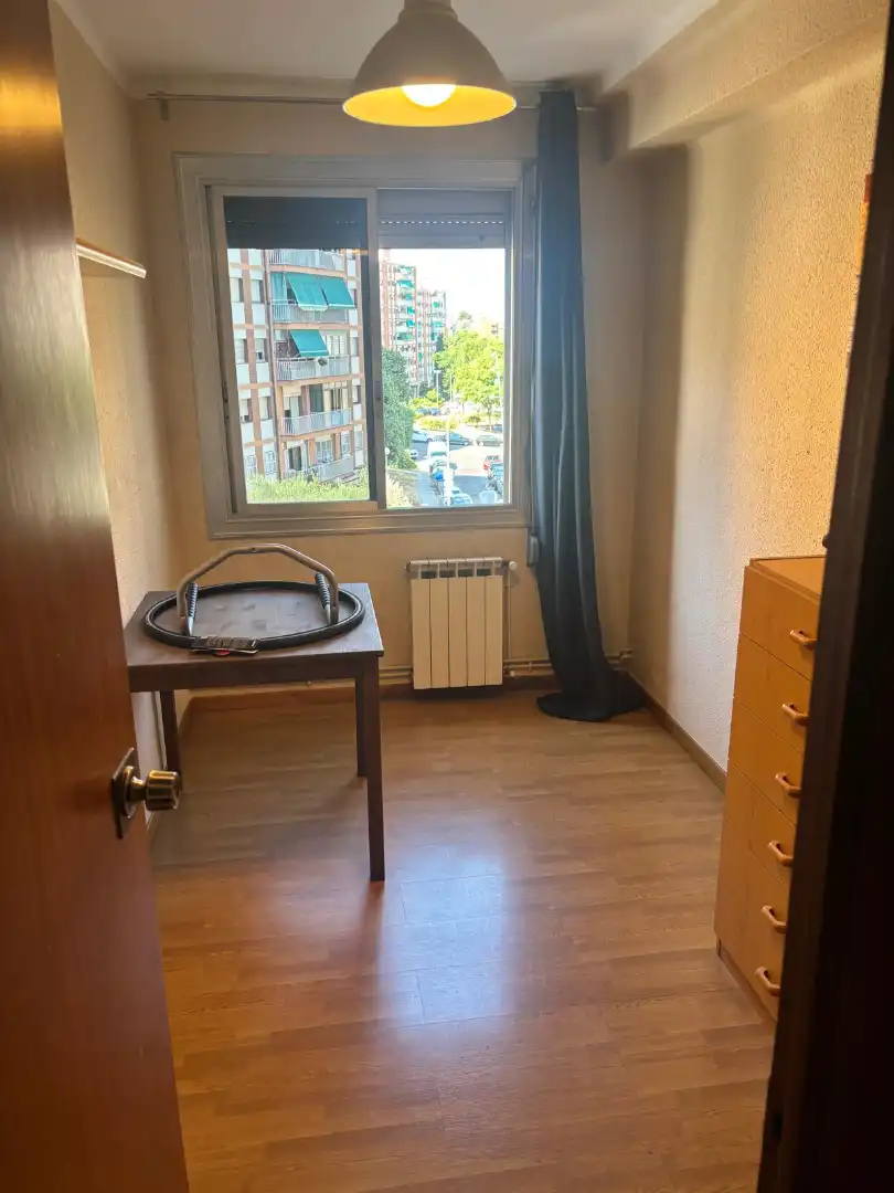 Habitación de Piso en venta en Badalona con Calefacción, Parquet y Amueblado