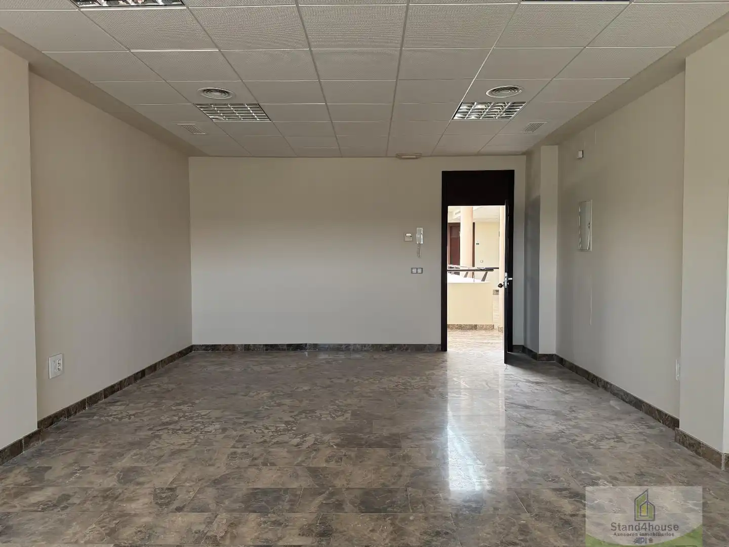 Oficina amb ascensor en venda a Bollullos de la Mitación, imagen 2