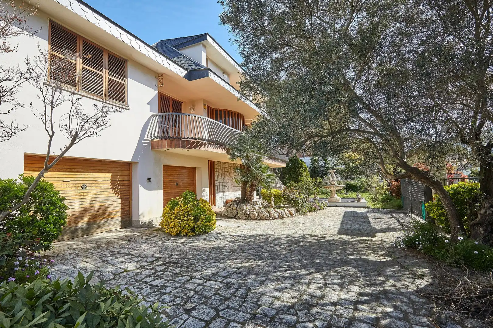 Vista exterior de Casa o chalet en venta en Sant Fost de Campsentelles con Calefacción, Jardín privado y Terraza