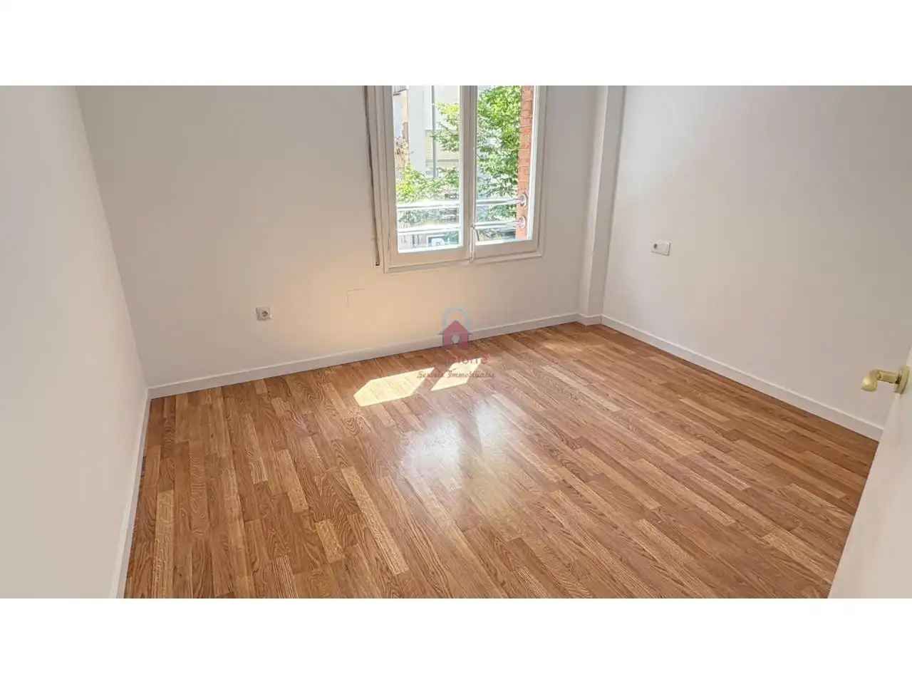 Bedroom of Flat for sale in Terrassa  with Air Conditioner, Parquet flooring and Balcony