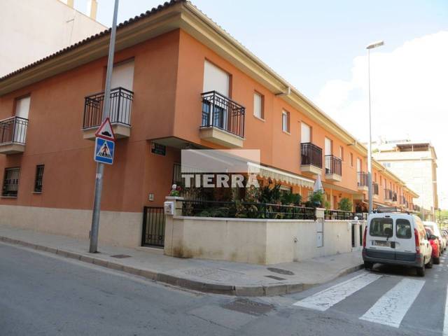 Dúplex en Venta en Calle Gutiérrez Mellado en Cabezo de Torres
