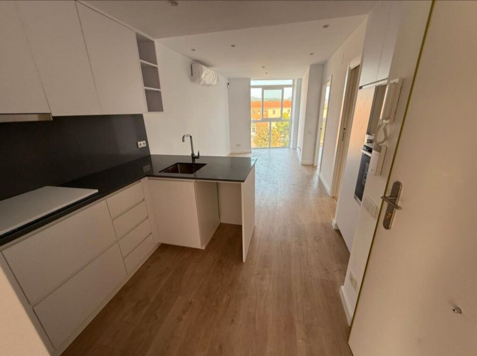 Kitchen of Flat to rent in Sant Boi de Llobregat  with Air Conditioner, Parquet flooring and Oven