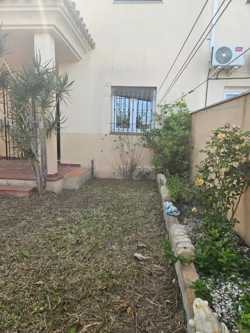 Jardí de Casa o xalet en venda en La Línea de la Concepción amb Jardí privat, Terrassa i Traster