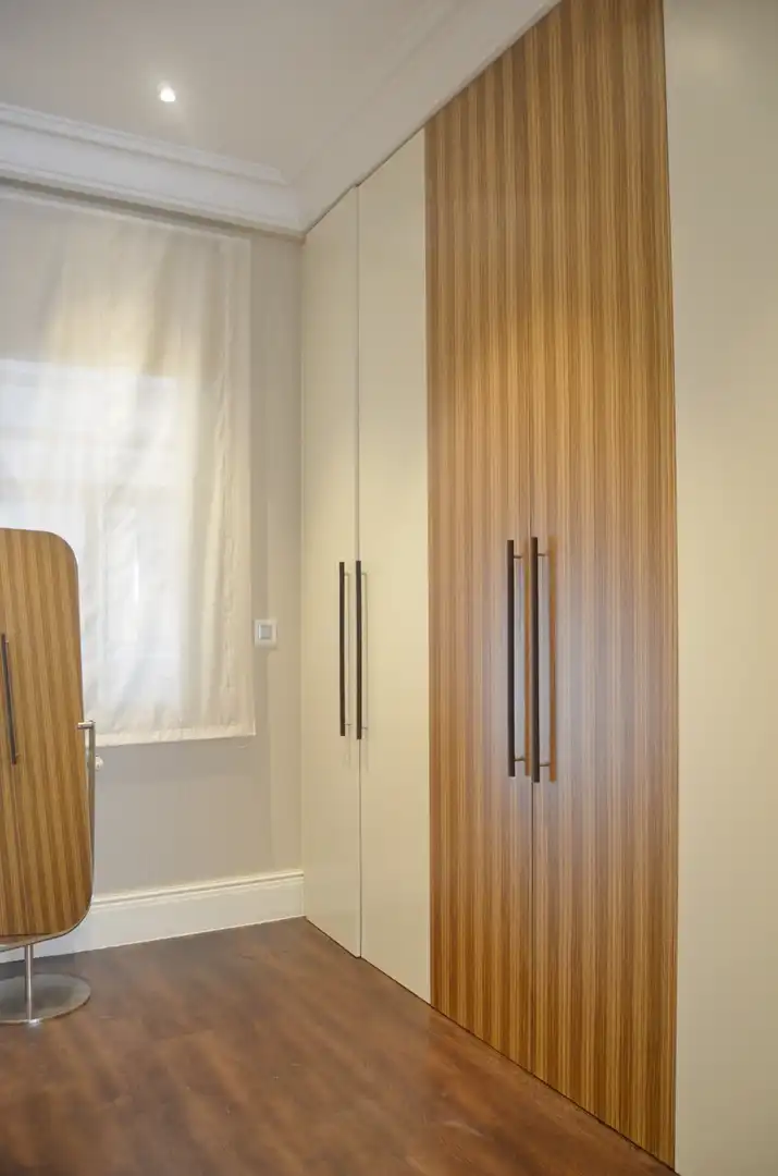 Schlafzimmer von Wohnung zur Miete in A Coruña Capital  mit Heizung, Parkett und Balkon