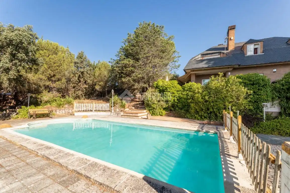 Garten von Haus oder Chalet zum Verkauf in Torrelodones mit Heizung, Privatgarten und Terrasse