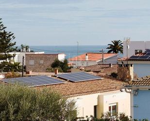 Vista exterior de Casa o xalet en venda en Vinaròs amb Terrassa i Piscina