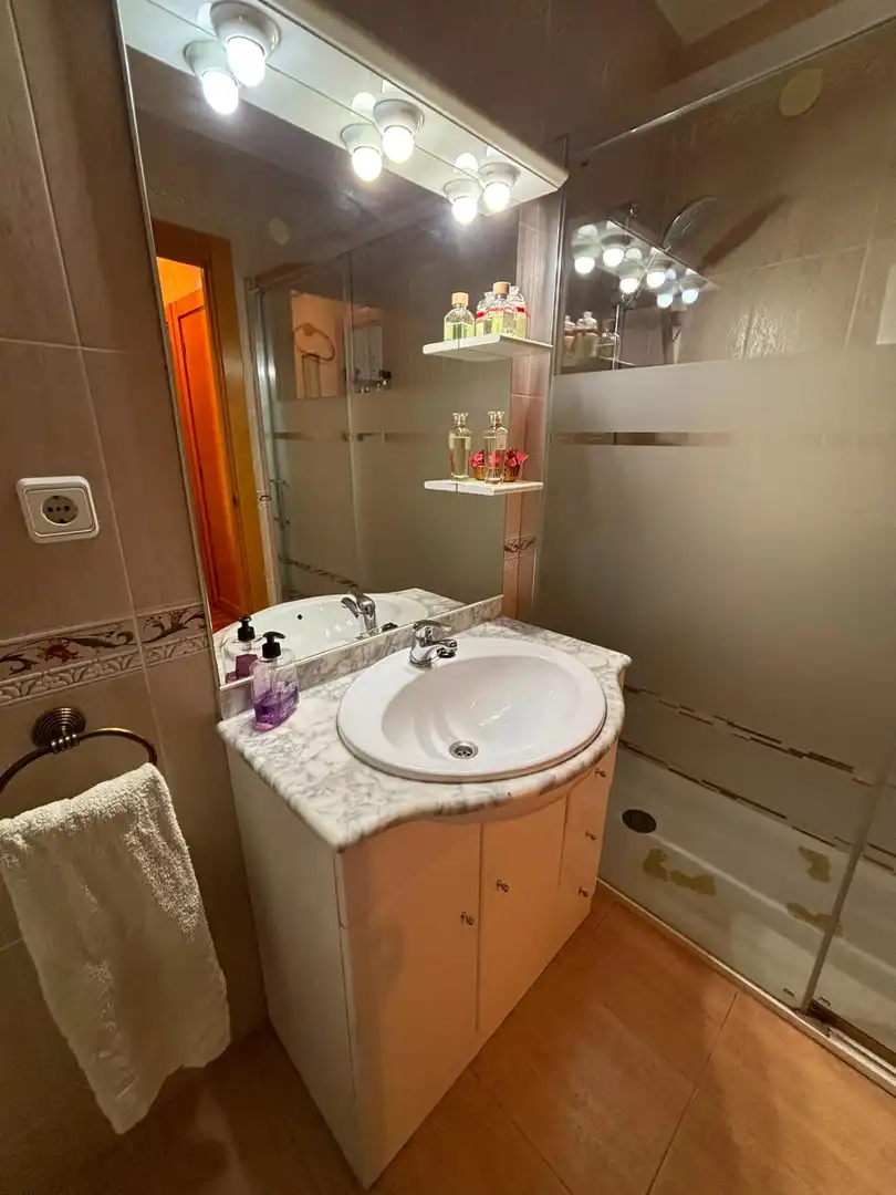 Bathroom of Apartments for sale in Salou  with Air Conditioner, Heating and Terrace