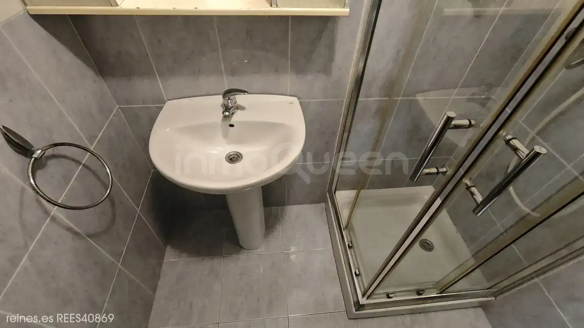 Bathroom of Flat for sale in El Astillero    with Heating, Terrace and Furnished