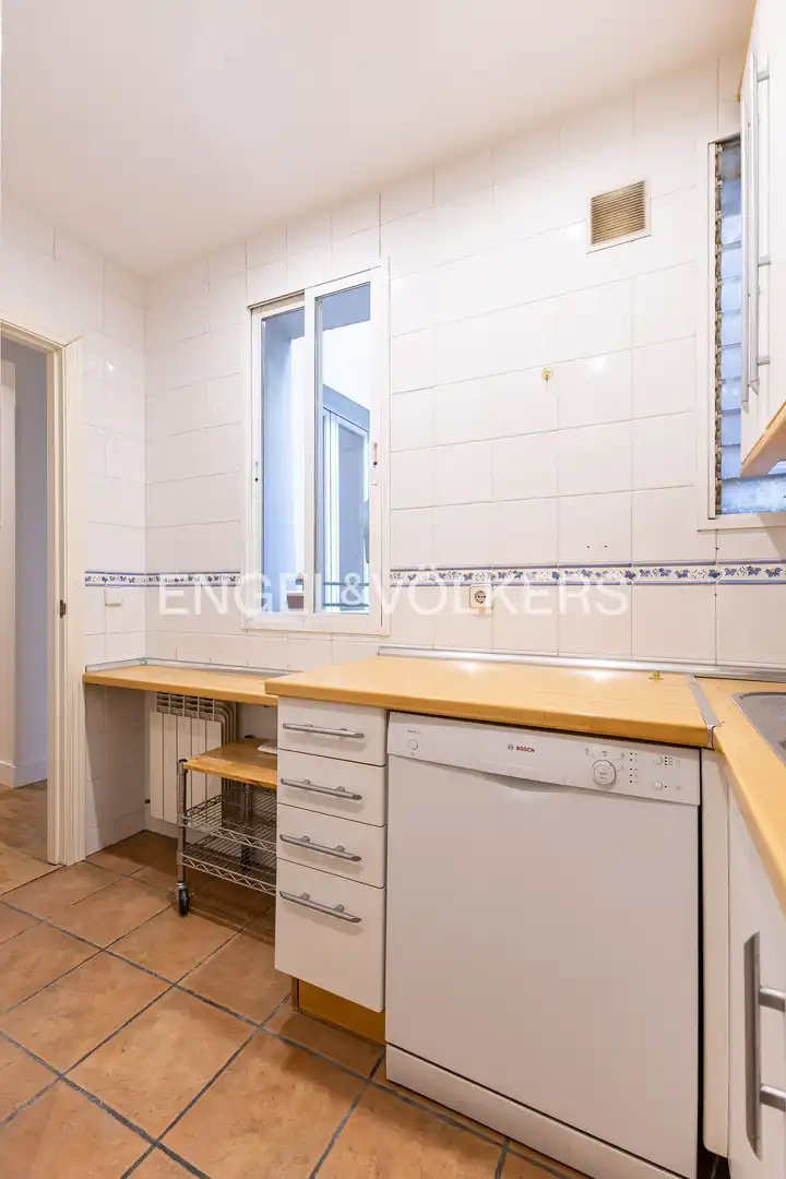 Kitchen of Flat for sale in Madrid  with Air Conditioner, Heating and Balcony