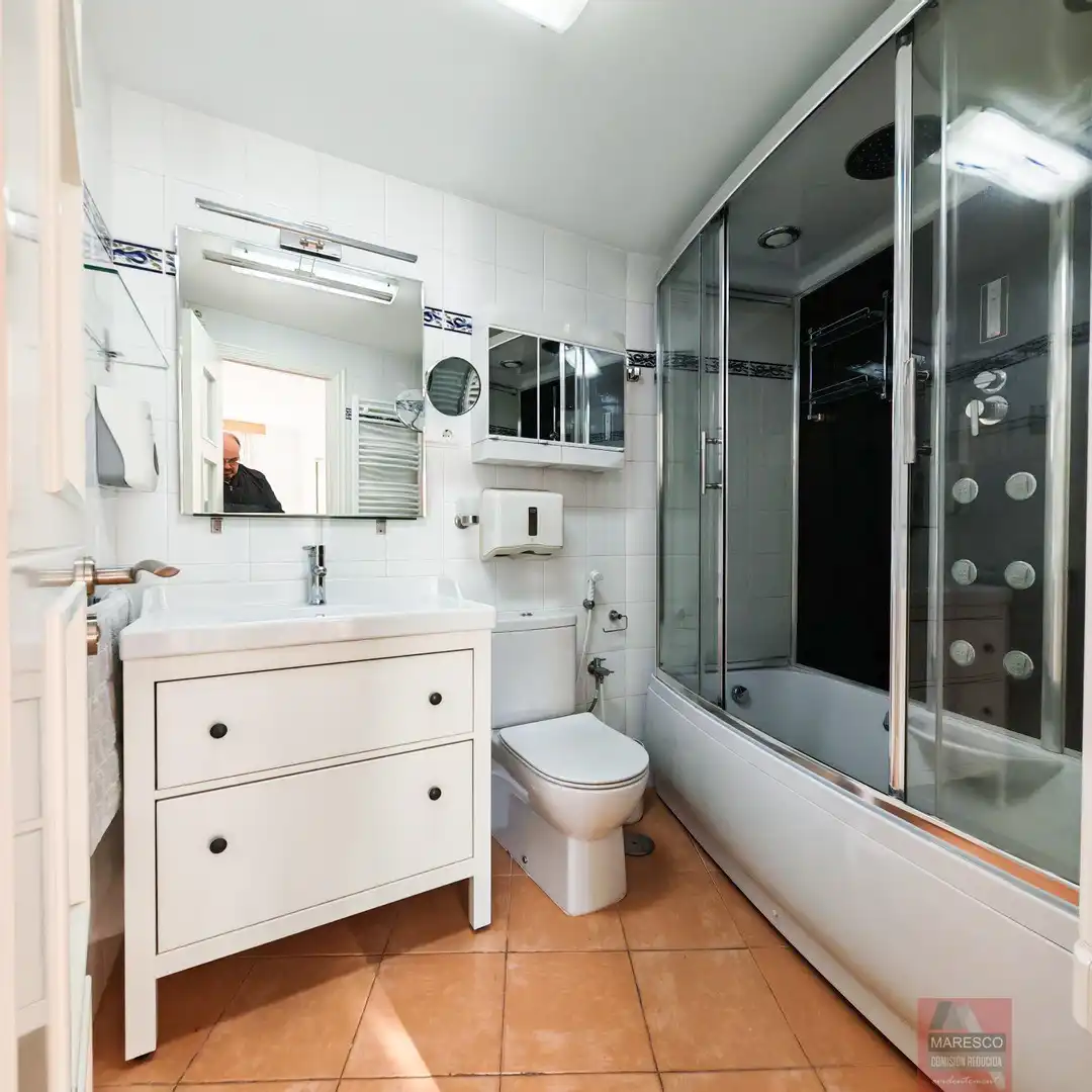 Bathroom of Attic for sale in Fuengirola  with Air Conditioner, Terrace and Community pool