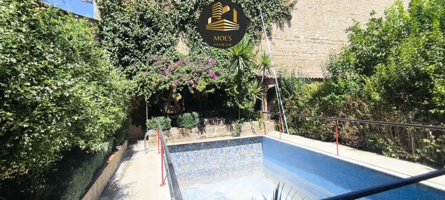 Schwimmbecken von Haus oder Chalet zum Verkauf in Úbeda mit Klimaanlage, Heizung und Terrasse