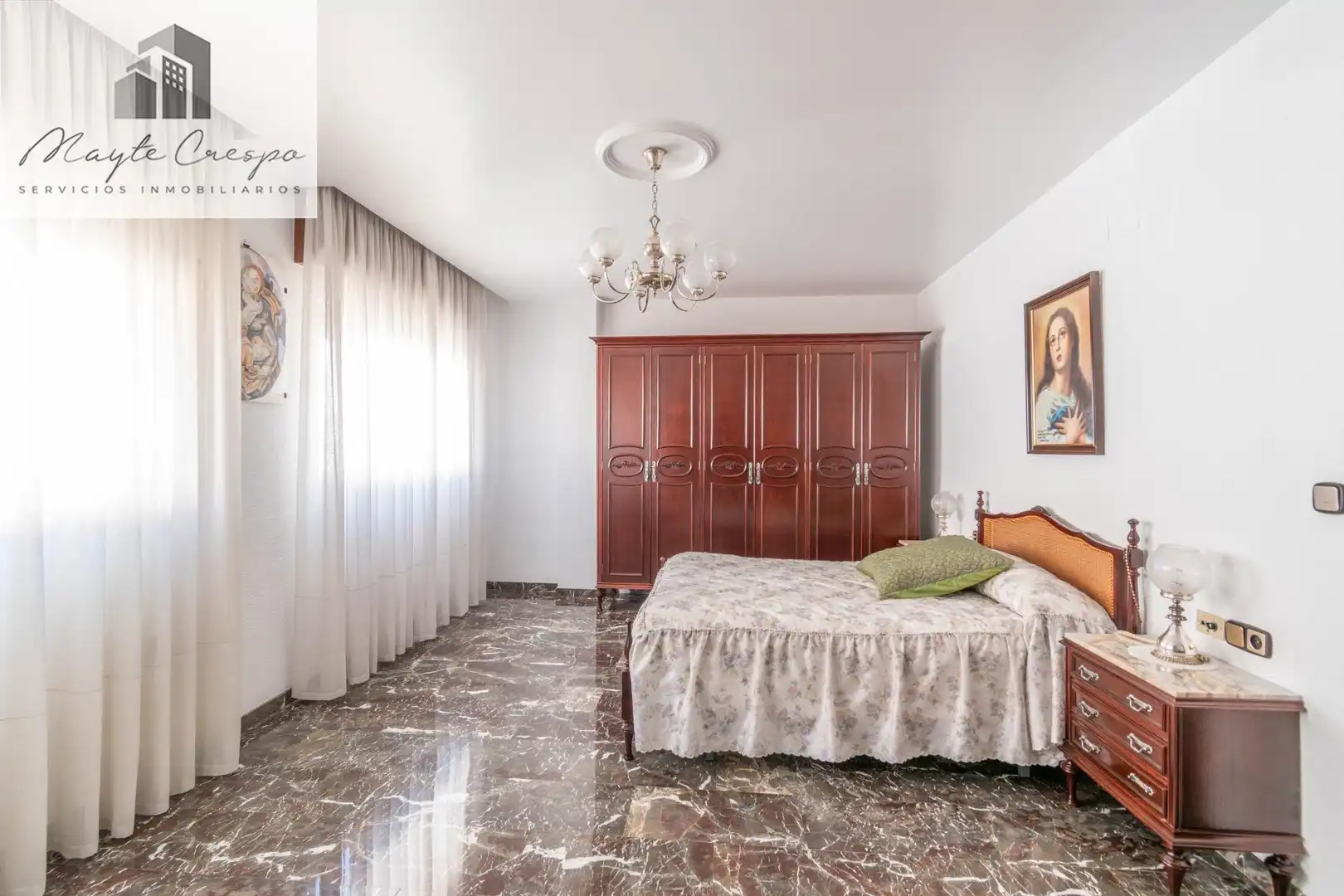 Habitación de Casa adosada en venta en Jun con Terraza, Amueblado y Alarma