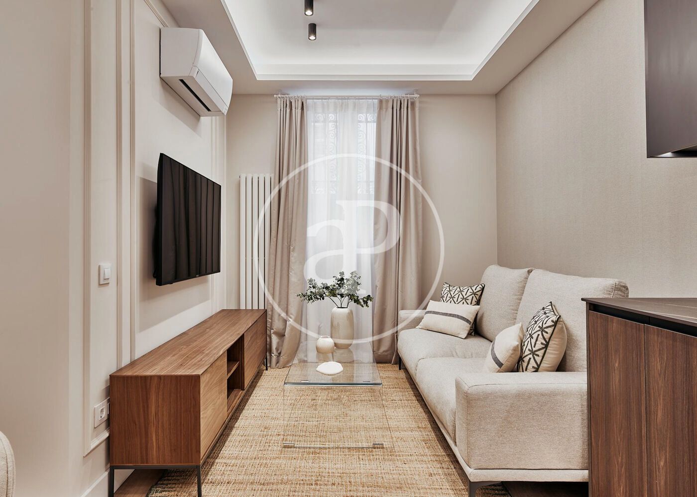 Sala d'estar de Pis en venda en  Madrid Capital amb Aire condicionat, Calefacció i Jardí privat