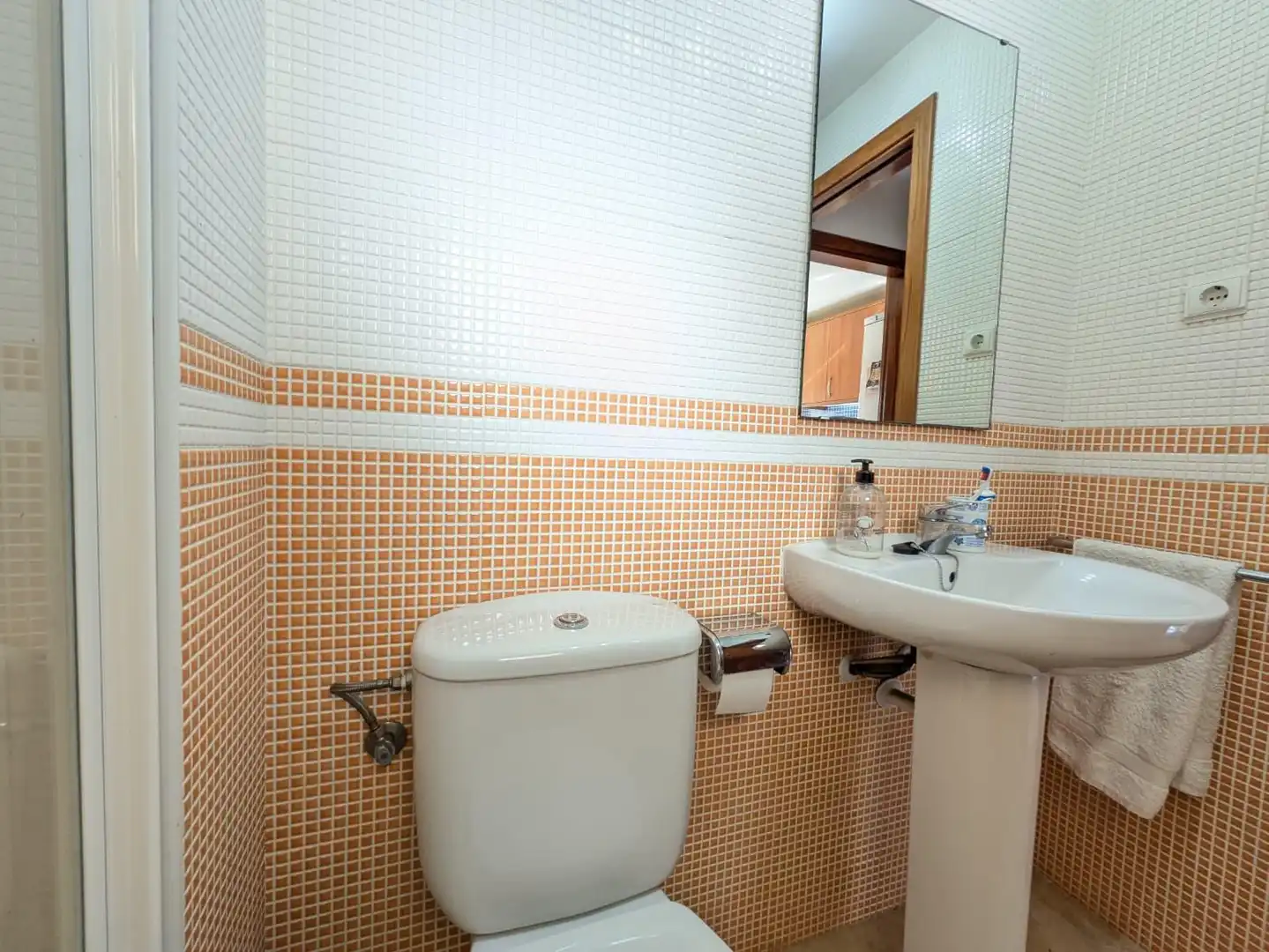 Baño de Casa adosada en venta en Creixell con Aire acondicionado, Jardín privado y Terraza