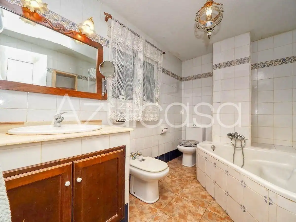 Baño de Piso en venta en Alicante / Alacant con Aire acondicionado