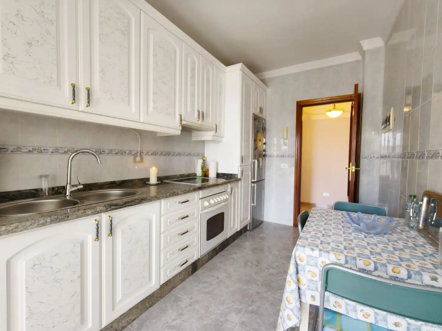 Cocina de Piso en venta en Ingenio con Amueblado