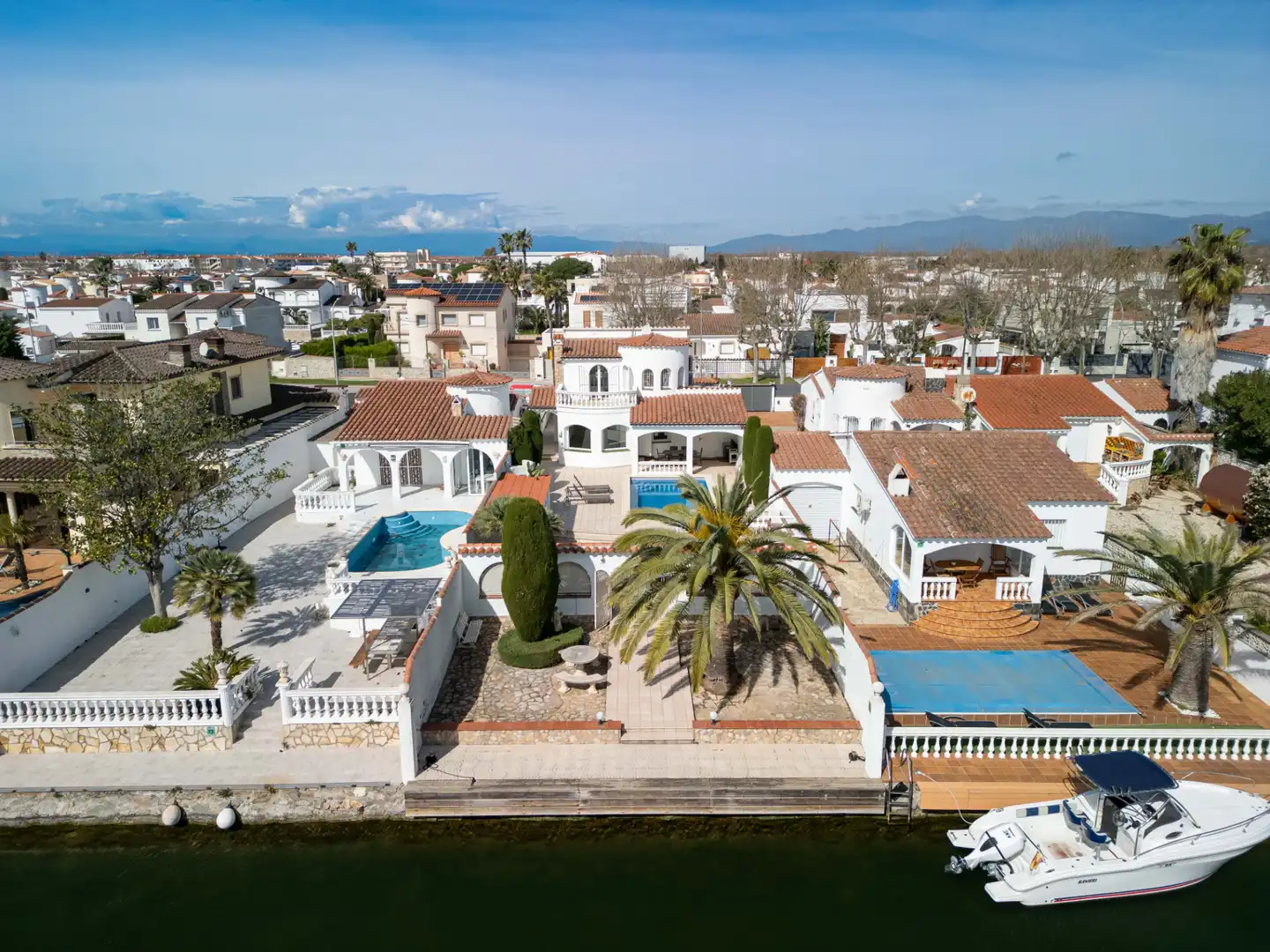 Chalet con piscina en venta en Carrer Llobregat, imagen 3