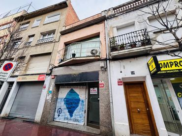 Maison mitoyenne avec balcon à vendre à Carrer Major