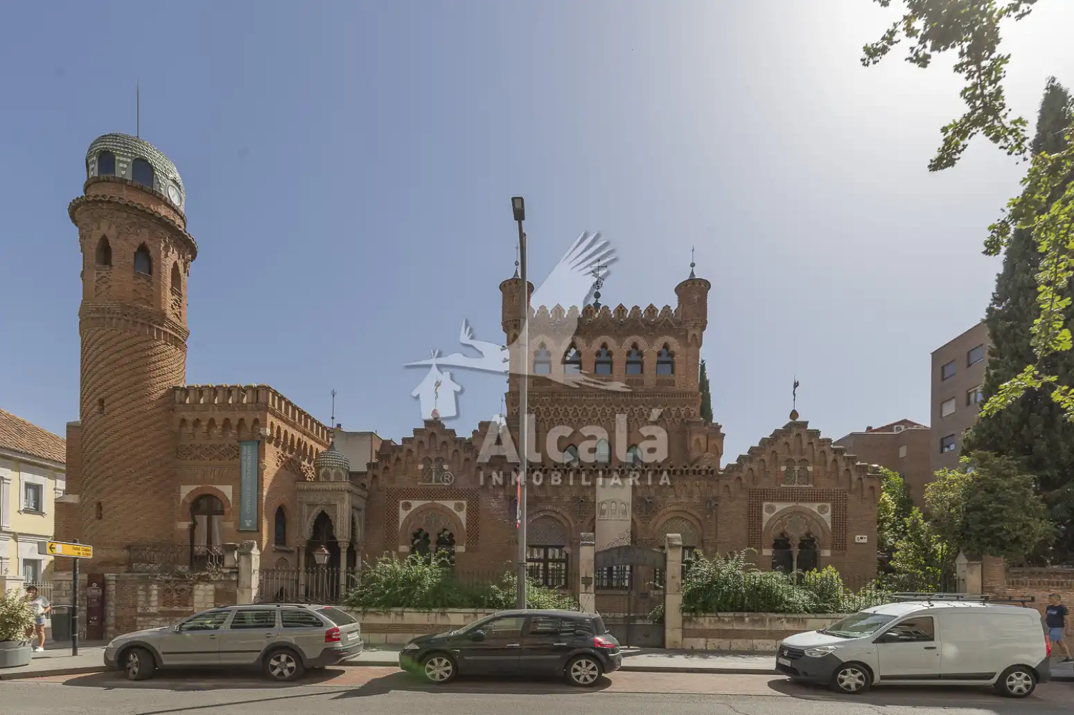 Vista exterior de Pis en venda en Alcalá de Henares amb Aire condicionat, Calefacció i Parquet