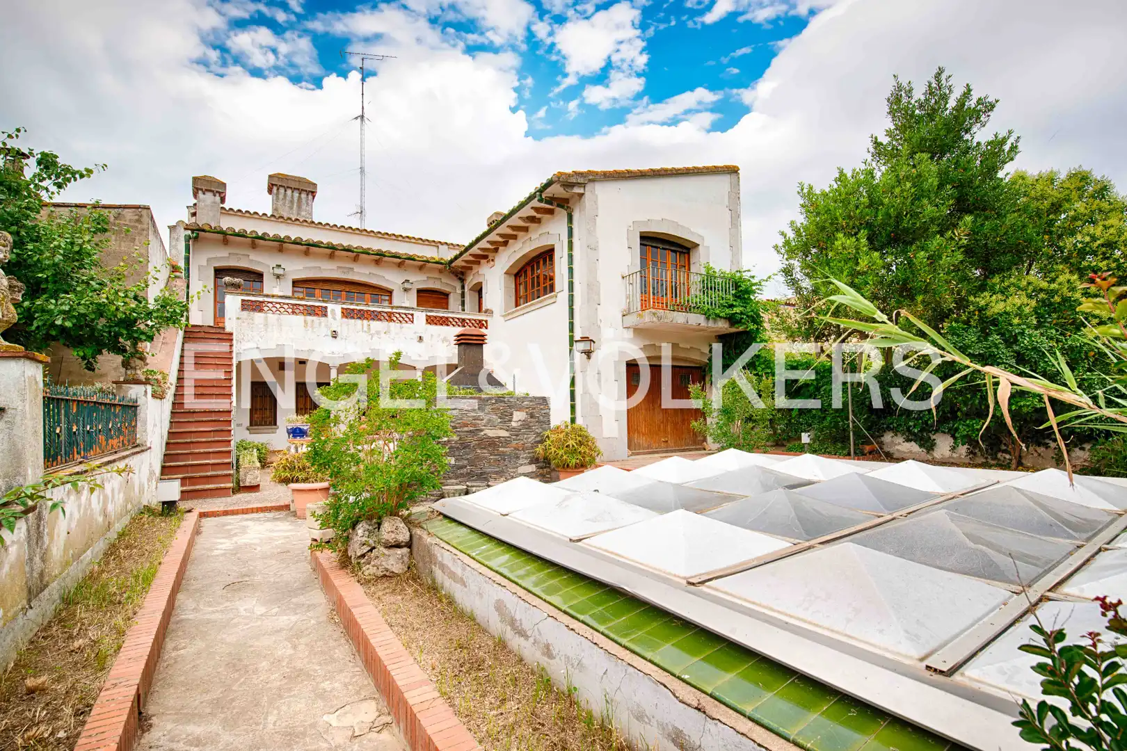 Vista exterior de Casa adosada en venta en Ordis con Calefacción, Jardín privado y Terraza