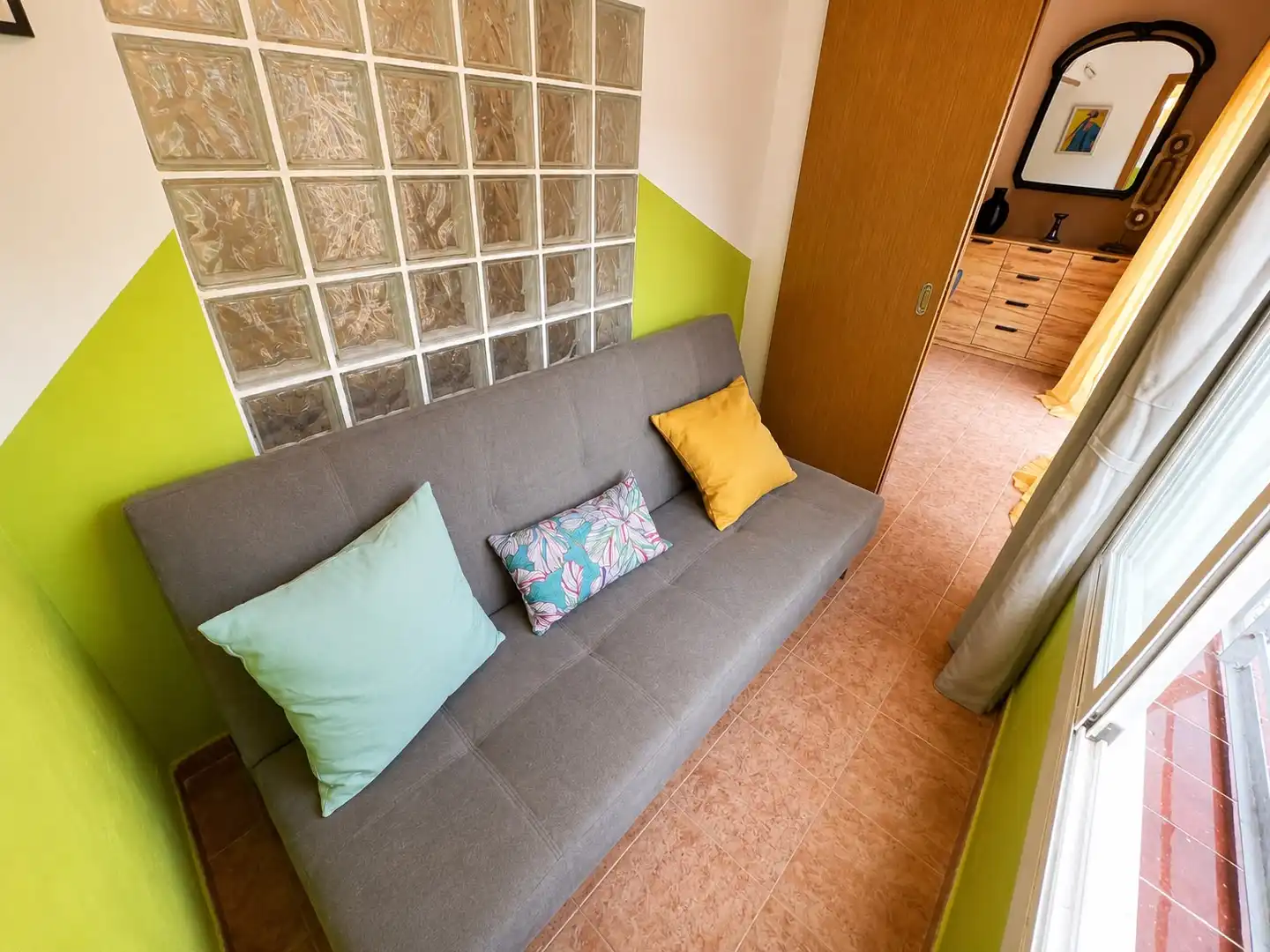 Sala de estar de Apartamento en venta en Santa Susanna con Terraza, Horno y Piscina comunitaria