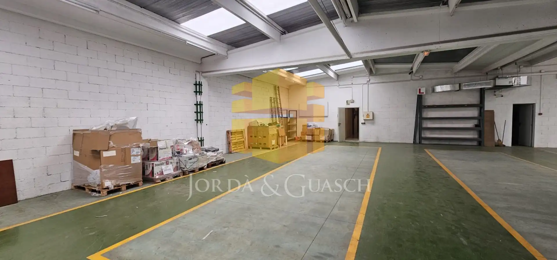 Industrial building with lift for sale in Carretera Corbera 1, imagen 11