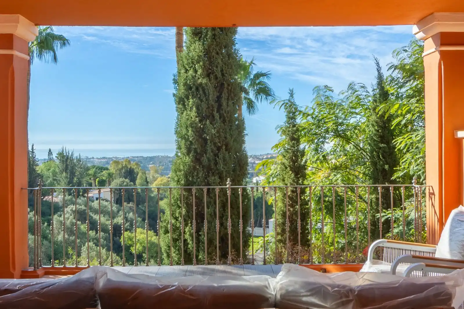 Terraza de Apartamento en venta en Benahavís con Terraza, Amueblado y Piscina comunitaria