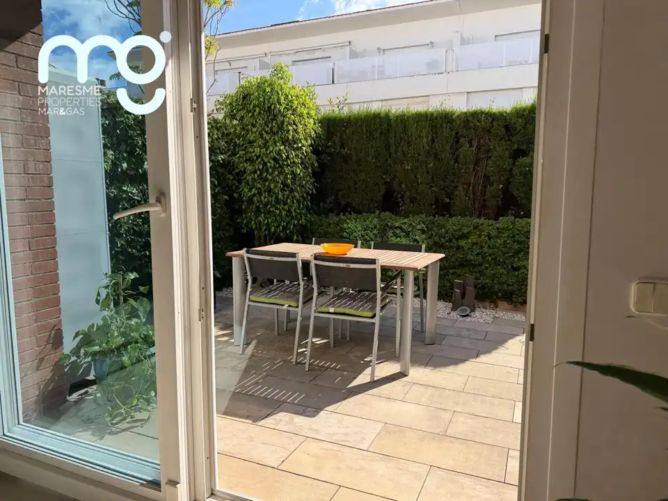 Terraza de Casa adosada en venta en Premià de Mar con Aire acondicionado, Calefacción y Jardín privado