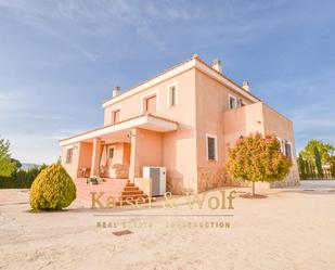 Vista exterior de Casa o xalet en venda en Villena amb Aire condicionat, Jardí privat i Terrassa