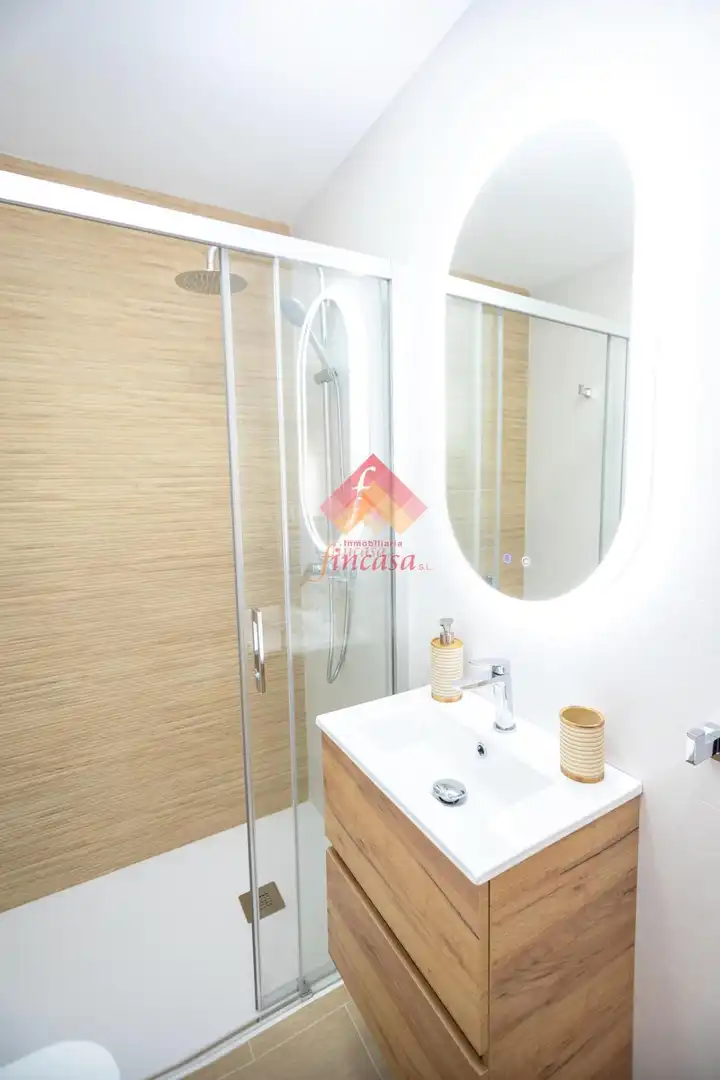Bathroom of Flat for sale in Ronda  with Heating, Terrace and Furnished