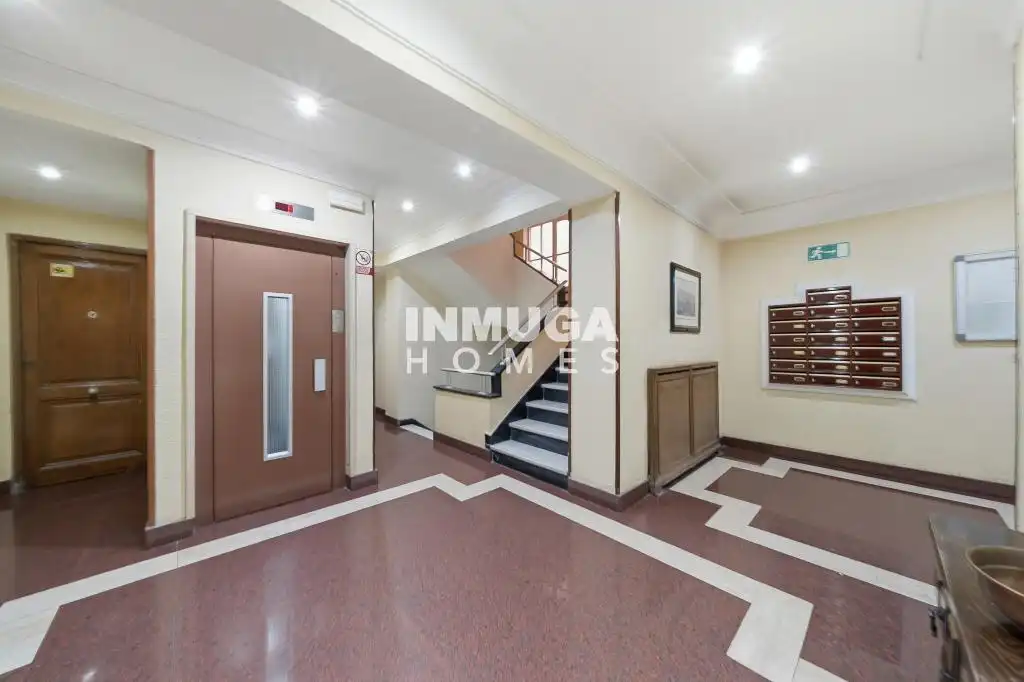 Flat for sale in Madrid  with Air Conditioner, Heating and Storage room