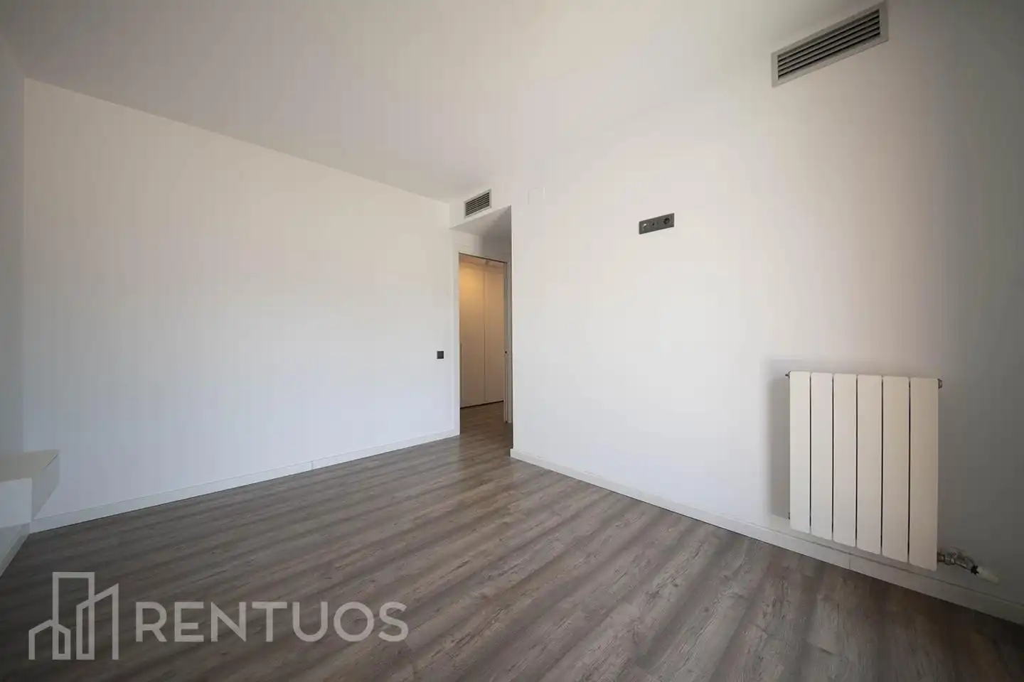 Bedroom of Flat for rent in Badalona  with Air Conditioner, Heating and Parquet flooring