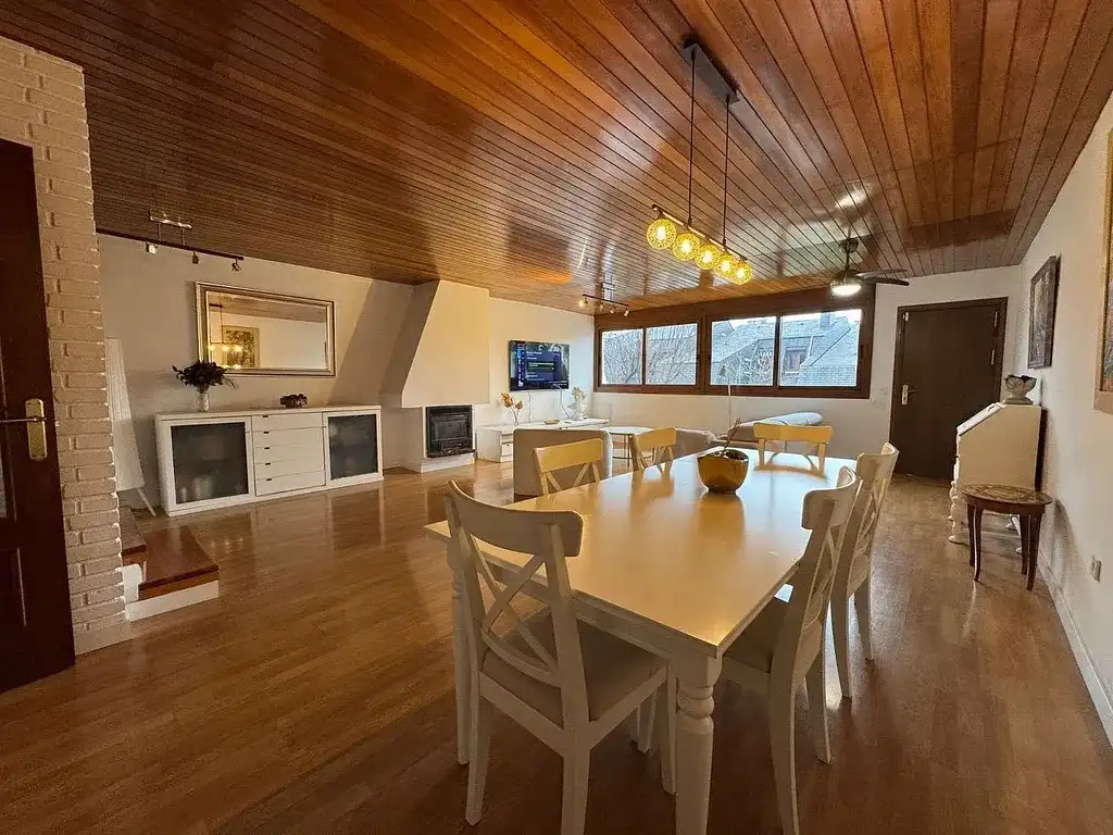 Comedor de Casa adosada en venta en El Escorial con Calefacción, Jardín privado y Parquet