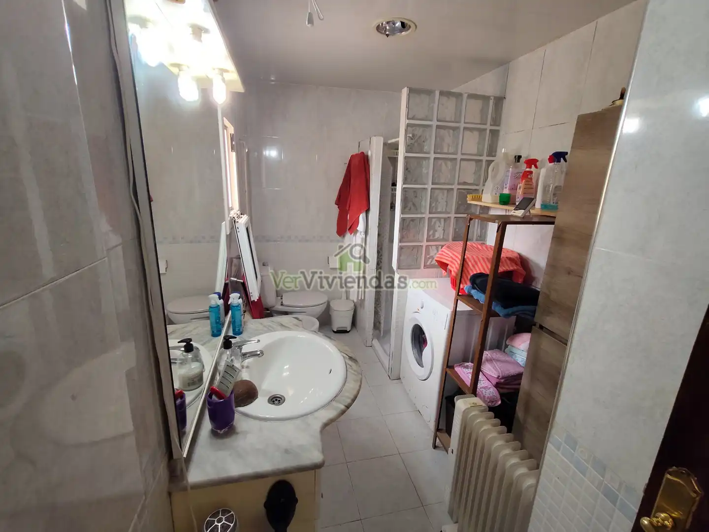 Bany de Casa o xalet en venda en Vallirana amb Calefacció, Jardí privat i Terrassa