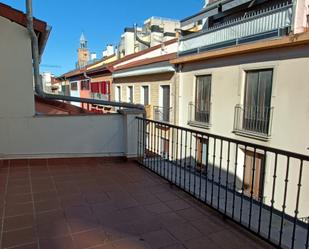 Vista exterior de Àtic de lloguer en  Pamplona / Iruña amb Terrassa