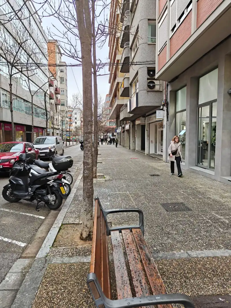 Local comercial en traspàs a Eixample Nord, imagen 2