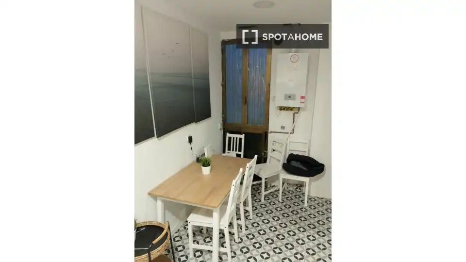 Dining room of Flat for share in Madrid  with Air Conditioner, Heating and Furnished