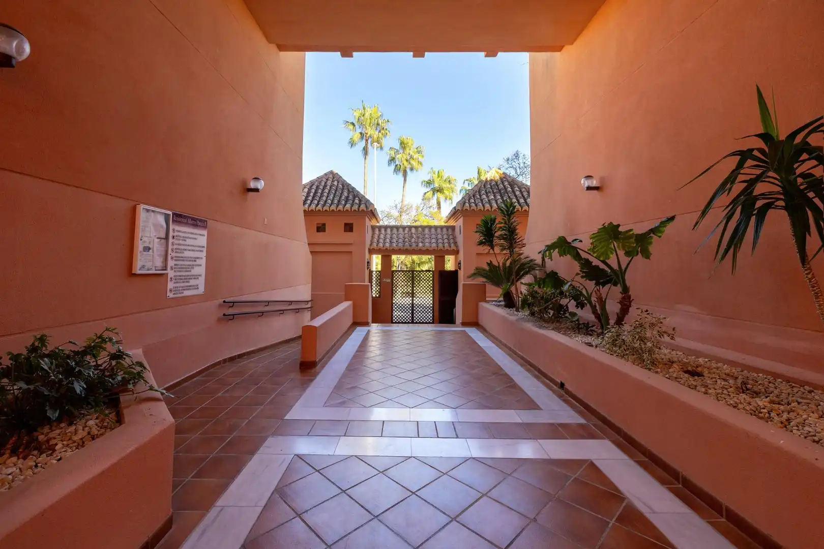 Dachboden zum Verkauf in Motril mit Klimaanlage, Terrasse und Abstellraum