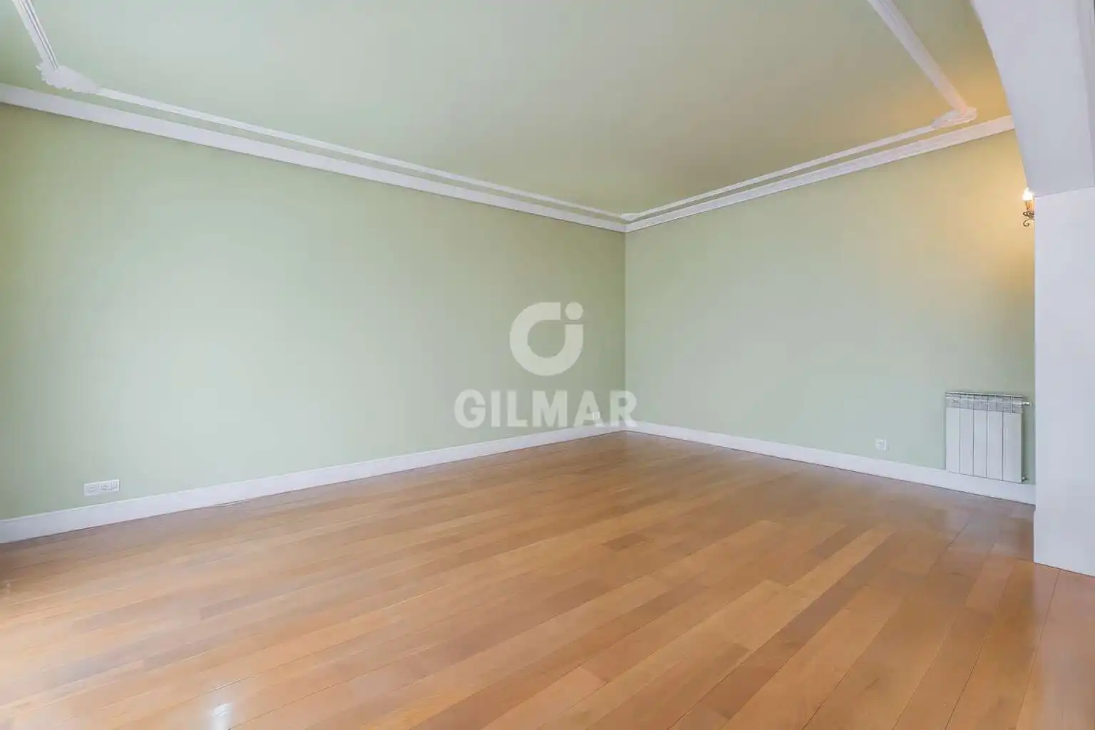 Bedroom of Houses for sale in Pozuelo de Alarcón  with Heating, Private garden and Swimming Pool
